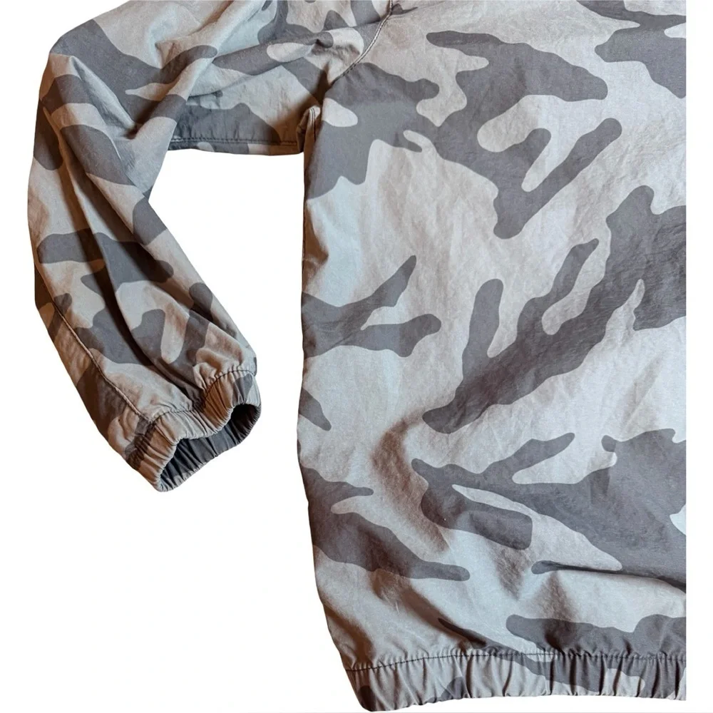 GAP Boys Camo Full-Zip Jacket – Size M (8R)